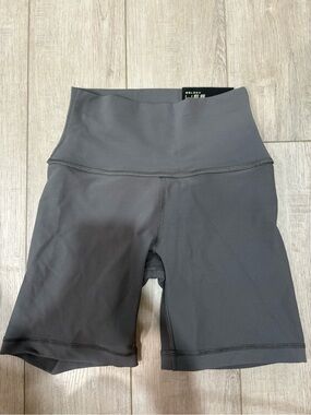 Aritzia Charcoal High-Rise biker Shorts 7”
